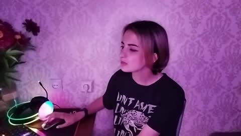Snapshot of sylviaoris chatting on May 31, 2026, 6:09 pm Emily online show from May 31, 2026, 6:09 pm