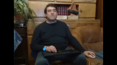 sympa_trique online show from December 15, 2024, 7:10 pm