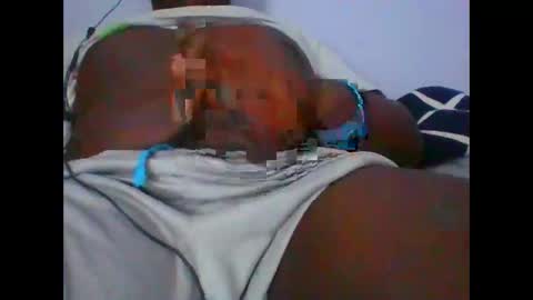 Honeyswit online show from May 4, 2026, 12:56 pm