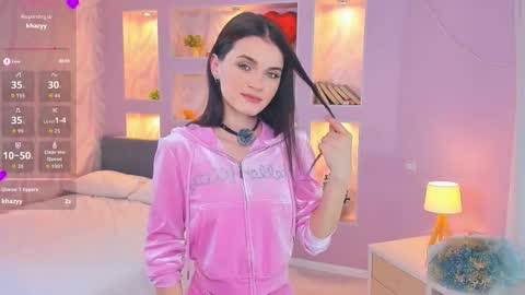 Snapshot of synne_glows chatting on November 26, 2025, 7:04 pm Eva online show from November 26, 2025, 7:04 pm