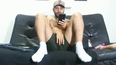 syylar_ online show from December 18, 2025, 2:23 pm