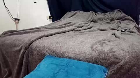 t0ny_cawk online show from January 5, 2025, 3:22 am