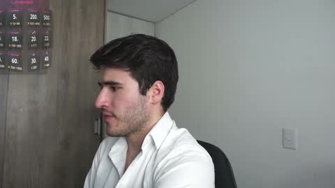 Snapshot of t0ny_wylie chatting on February 5, 2025, 1:04 am t0ny_wylie online show from February 5, 2025, 1:04 am