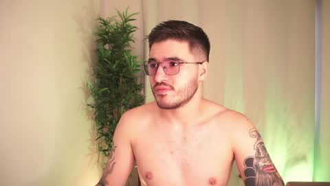 t0ny_wylie online show from May 30, 2026, 6:49 pm
