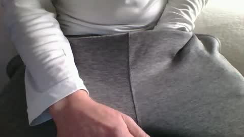 t8xxx3 online show from March 7, 2025, 4:22 pm