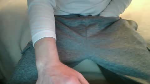 t8xxx3 online show from March 9, 2025, 1:26 pm