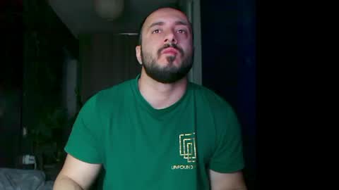 Snapshot of t_huracane chatting on May 11, 2026, 5:21 pm Huracane online show from May 11, 2026, 5:21 pm