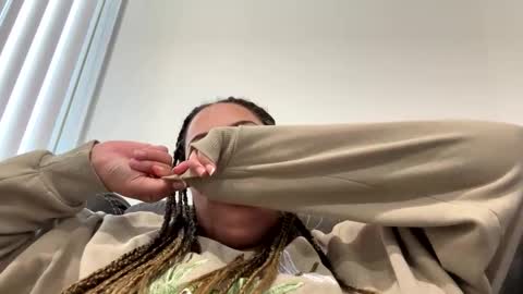 Snapshot of t_princess_t chatting on December 17, 2024, 8:43 pm t_princess_t online show from December 17, 2024, 8:43 pm