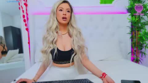 Arianna online show from March 6, 2025, 1:46 pm