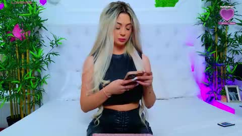 Arianna online show from October 15, 2025, 1:44 pm