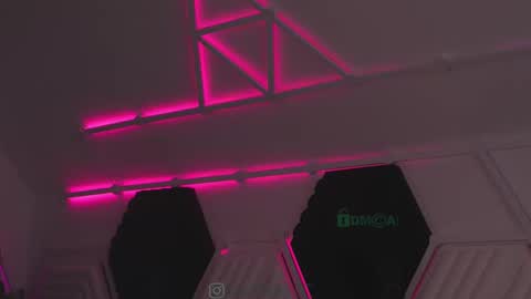 Snapshot of taanni_bc chatting on March 2, 2025, 1:58 am TAANNI online show from March 2, 2025, 1:58 am