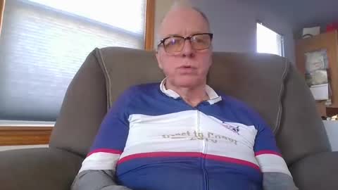 tacrunner66_ online show from February 12, 2025, 9:33 pm