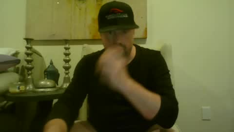 Snapshot of taiboi chatting on December 28, 2024, 9:42 am TaiBoi online show from December 28, 2024, 9:42 am