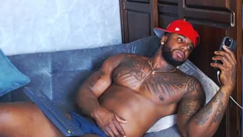 Tairon Tucke online show from December 22, 2024, 9:42 pm