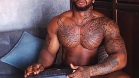 Tairon Tucke online show from January 5, 2025, 8:52 pm