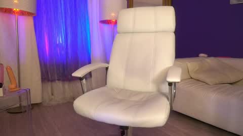 Snapshot of tais_athena chatting on January 16, 2025, 4:28 pm Margo online show from January 16, 2025, 4:28 pm