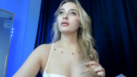 Snapshot of taisia_hot chatting on July 10, 2026, 11:46 am Taisia online show from July 10, 2026, 11:46 am