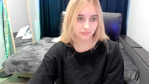 Snapshot of taisia_hot chatting on July 23, 2026, 8:01 am Taisia online show from July 23, 2026, 8:01 am