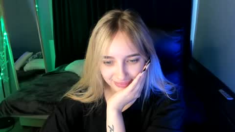 Snapshot of taisia_hot chatting on July 27, 2026, 8:10 am Taisia online show from July 27, 2026, 8:10 am