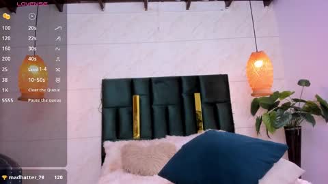 Taissa online show from February 9, 2025, 3:12 pm