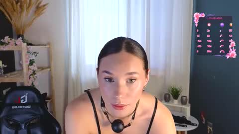 Snapshot of taissa_farmiga chatting on September 17, 2025, 10:17 am Lizzy online show from September 17, 2025, 10:17 am