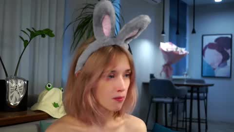 Mia online show from February 13, 2025, 7:56 am