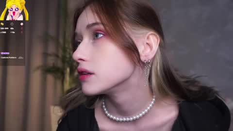 Mia online show from April 27, 2026, 11:58 pm
