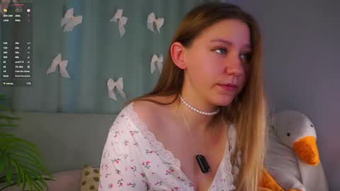 Molly online show from May 18, 2026, 4:07 am