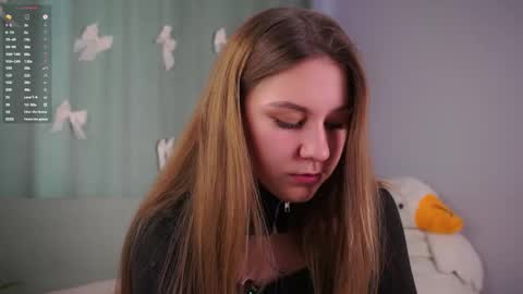 Molly online show from May 22, 2026, 1:24 am