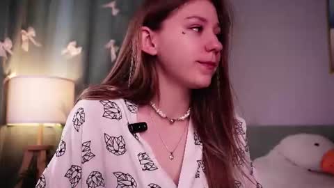 Molly online show from July 1, 2026, 3:52 am