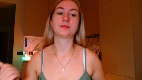  Kira  online show from January 6, 2026, 6:17 am