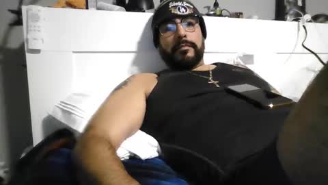 Snapshot of talllatino310 chatting on November 26, 2025, 11:39 pm talllatino310 online show from November 26, 2025, 11:39 pm