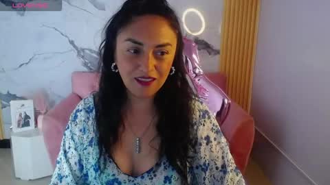 Snapshot of tamara_ch1 chatting on October 1, 2025, 3:23 am tamara_ch1 online show from October 1, 2025, 3:23 am