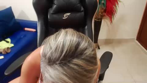 Snapshot of tamara_luaren chatting on January 16, 2025, 5:00 am Tamara online show from January 16, 2025, 5:00 am