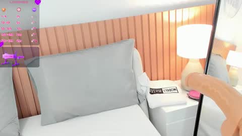 Snapshot of tamara_saenz19 chatting on February 22, 2025, 5:24 pm Rousaly online show from February 22, 2025, 5:24 pm