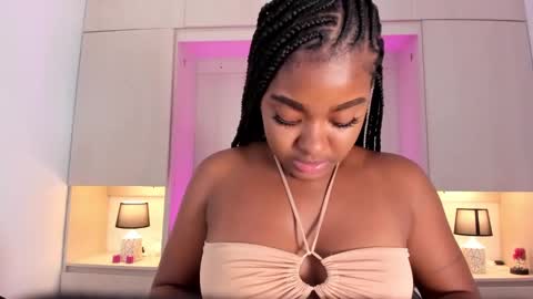 Snapshot of tamarazaki chatting on February 5, 2025, 6:15 pm Tami online show from February 5, 2025, 6:15 pm