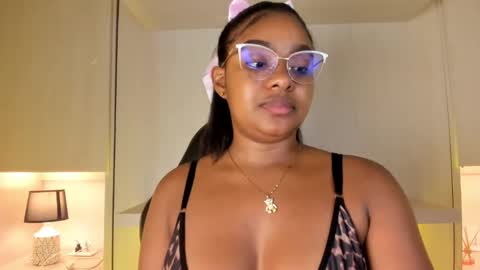 Snapshot of tamarazaki chatting on November 14, 2025, 9:24 pm Tami online show from November 14, 2025, 9:24 pm