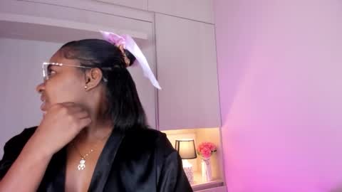 Snapshot of tamarazaki chatting on November 27, 2025, 7:49 pm Tami online show from November 27, 2025, 7:49 pm