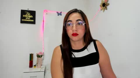 Snapshot of tamidesire chatting on April 24, 2026, 6:21 pm TamiDesire online show from April 24, 2026, 6:21 pm