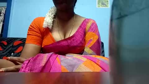 Snapshot of tamilmadhi520 chatting on November 10, 2025, 5:45 pm tamilmadhi520 online show from November 10, 2025, 5:45 pm