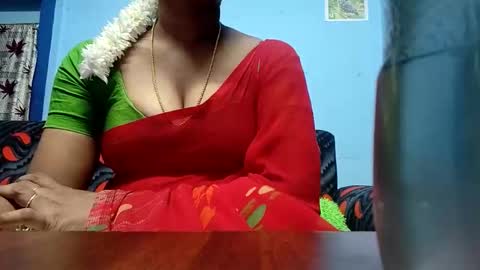 Snapshot of tamilmadhi520 chatting on November 12, 2025, 6:52 pm tamilmadhi520 online show from November 12, 2025, 6:52 pm