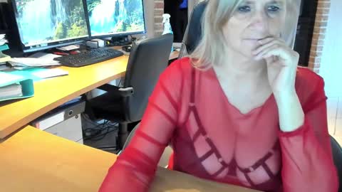 Snapshot of tammy4camfun chatting on January 29, 2025, 2:32 pm Tammy online show from January 29, 2025, 2:32 pm