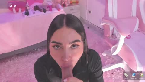 Snapshot of tammy_w chatting on December 13, 2024, 10:45 pm Tammy online show from December 13, 2024, 10:45 pm