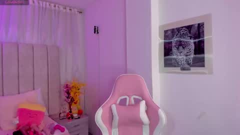 Snapshot of tammy_w chatting on February 12, 2025, 8:40 pm Tammy online show from February 12, 2025, 8:40 pm