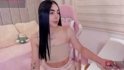 Snapshot of tammy_w chatting on October 13, 2025, 7:14 pm Tammy online show from October 13, 2025, 7:14 pm