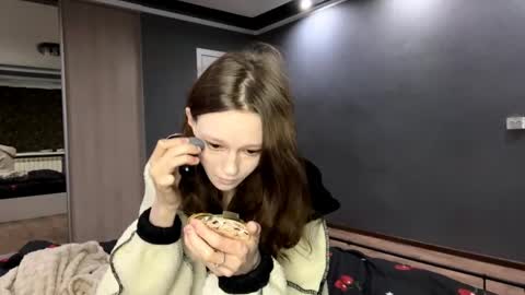 Adriana online show from April 28, 2026, 8:03 pm