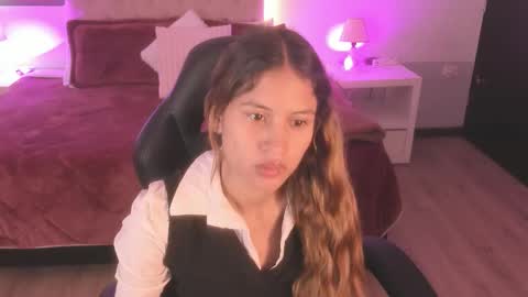 Tamy  online show from December 18, 2025, 12:33 pm