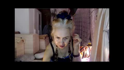 Milena online show from December 21, 2025, 2:13 pm