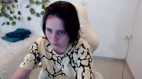 Tania  online show from March 21, 2026, 4:43 pm