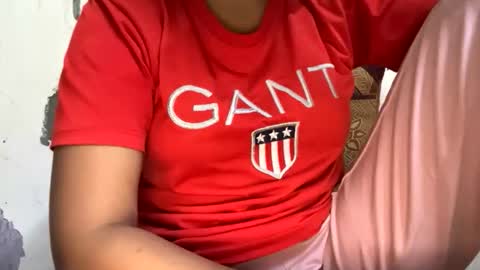 taniya_roy4628 online show from May 16, 2026, 3:47 am